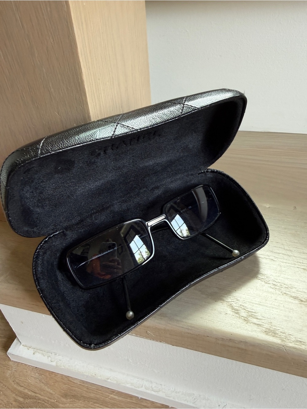 Vintage Chanel sunglasses 5047 h Black with pearl ends - Picture 13 of 15